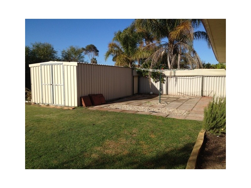 121 Oakmont Avenue, Meadow Springs WA 6210