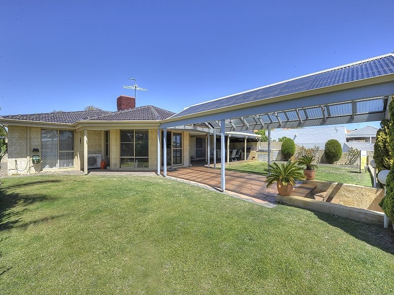 44 Waterside Drive, Dudley Park WA 6210