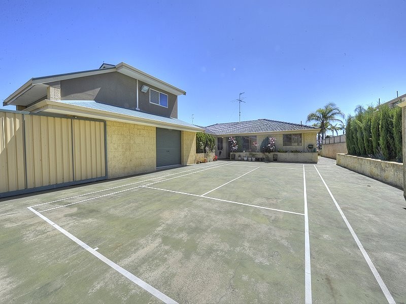 44 Waterside Drive, Dudley Park WA 6210