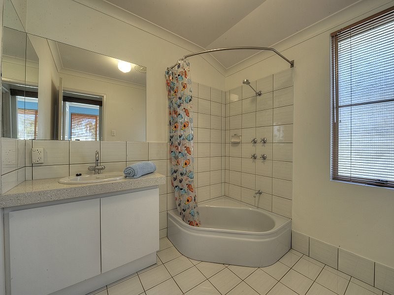 44 Waterside Drive, Dudley Park WA 6210