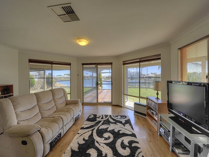 44 Waterside Drive, Dudley Park WA 6210