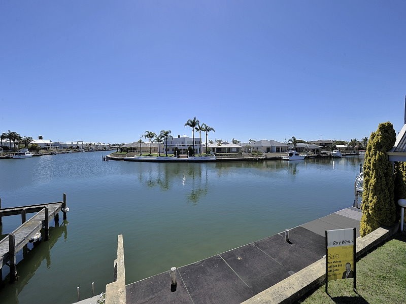 44 Waterside Drive, Dudley Park WA 6210