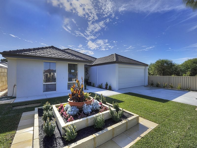 9 Honeydew Trail, Wannanup WA 6210