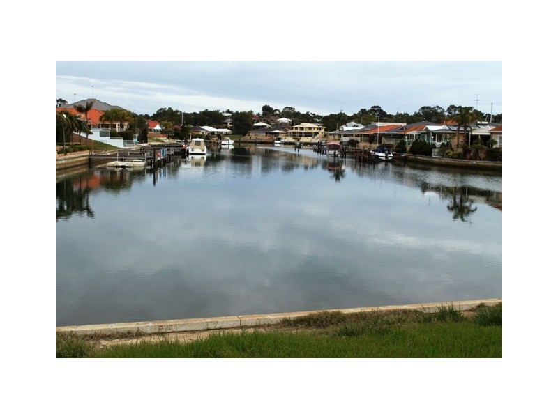 15 LEIGHTON ROAD EAST, Halls Head WA 6210