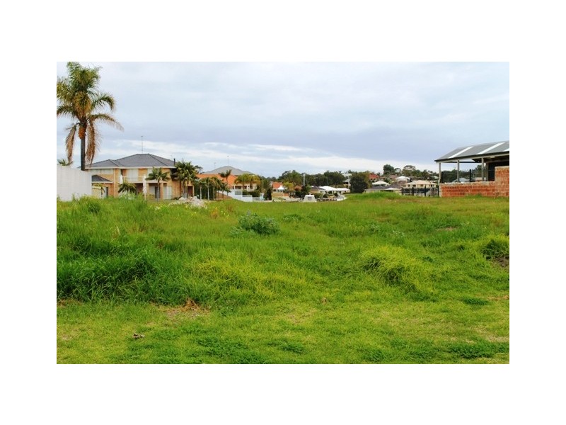 15 LEIGHTON ROAD EAST, Halls Head WA 6210