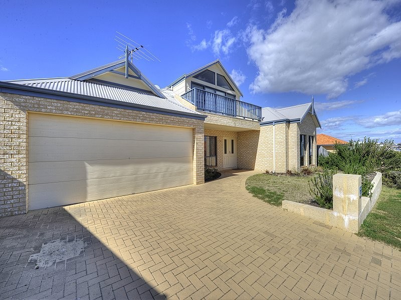 60 Quandong Parkway, Halls Head WA 6210