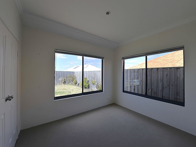 60 Quandong Parkway, Halls Head WA 6210