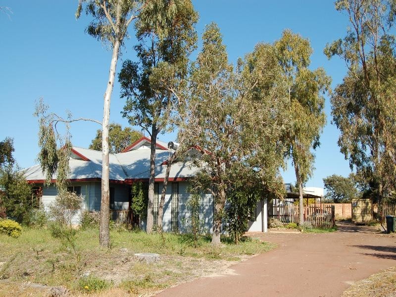 14 Silverton Cres, Erskine WA 6210