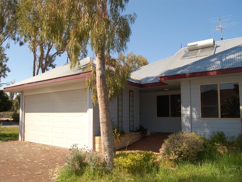 14 Silverton Cres, Erskine WA 6210