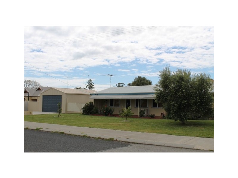 28 COMET STREET, Dudley Park WA 6210