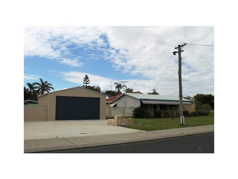 28 COMET STREET, Dudley Park WA 6210