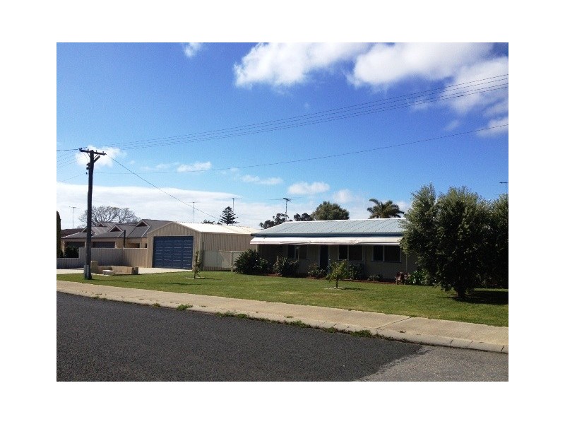 28 COMET STREET, Dudley Park WA 6210