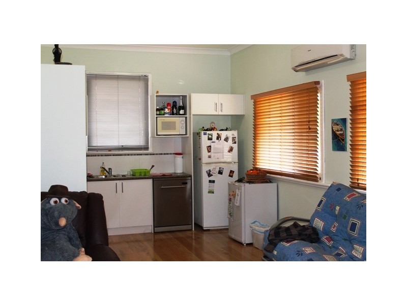 28 COMET STREET, Dudley Park WA 6210