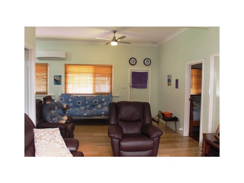 28 COMET STREET, Dudley Park WA 6210