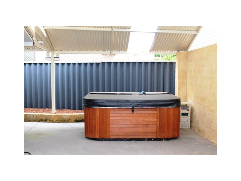 28 COMET STREET, Dudley Park WA 6210