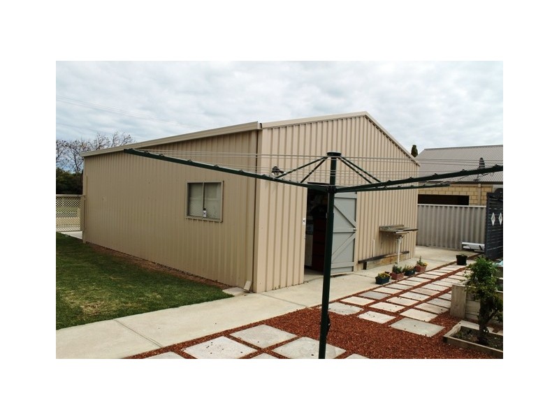 28 COMET STREET, Dudley Park WA 6210