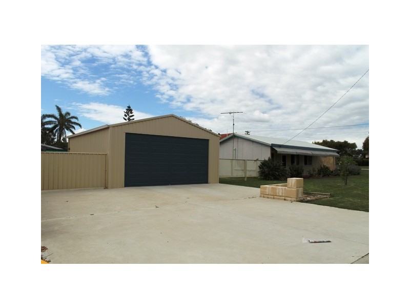 28 COMET STREET, Dudley Park WA 6210