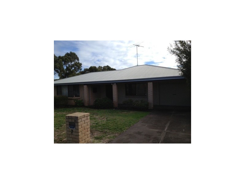 7 Glencoe Parade, Halls Head WA 6210
