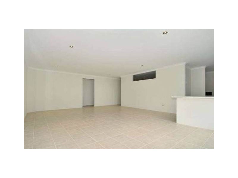 3 Moonbrook Way, Meadow Springs WA 6210