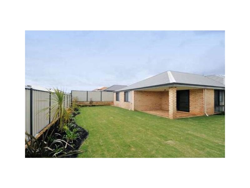 3 Moonbrook Way, Meadow Springs WA 6210