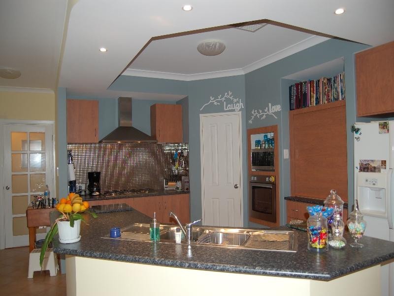 11 The Ridge, Halls Head WA 6210