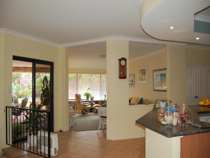 11 The Ridge, Halls Head WA 6210
