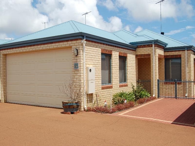 Unit 4 / 71 Tuckey Street, Mandurah WA 6210