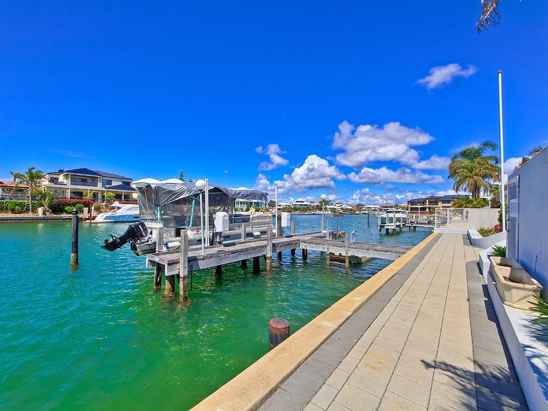 17 Cambria Island Retreat, Halls Head WA 6210