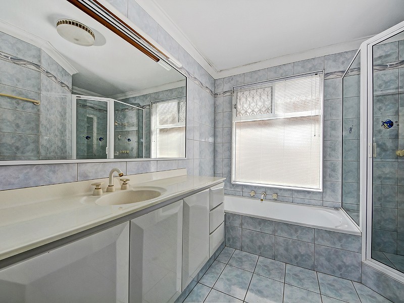 17 Cambria Island Retreat, Halls Head WA 6210