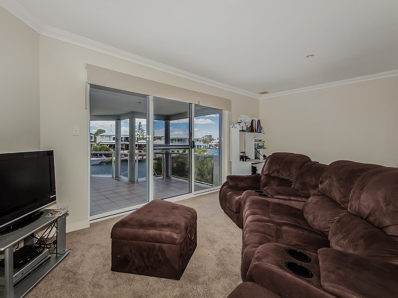 17 Cambria Island Retreat, Halls Head WA 6210