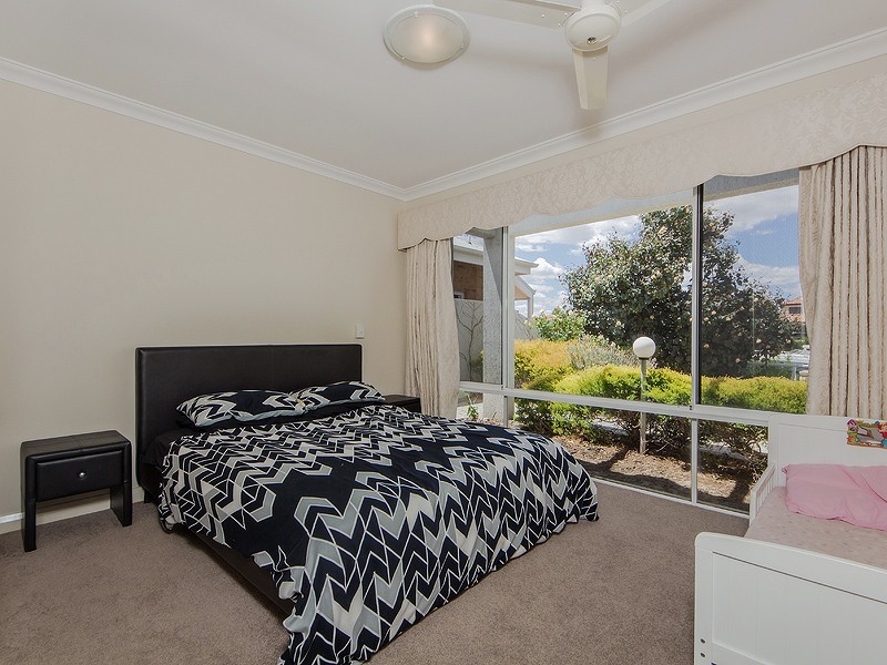 17 Cambria Island Retreat, Halls Head WA 6210