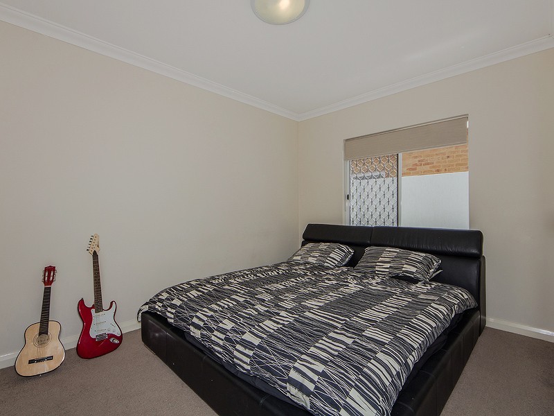 17 Cambria Island Retreat, Halls Head WA 6210