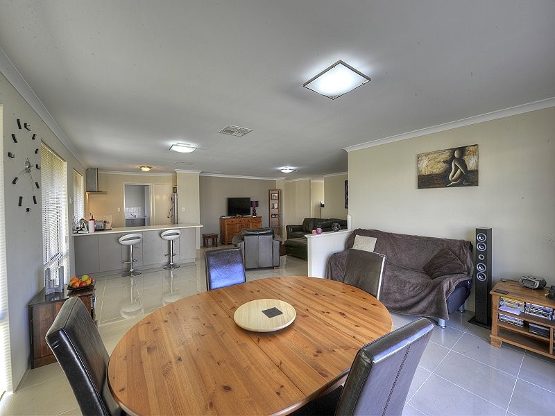 31 Broadstone Vista, Meadow Springs WA 6210