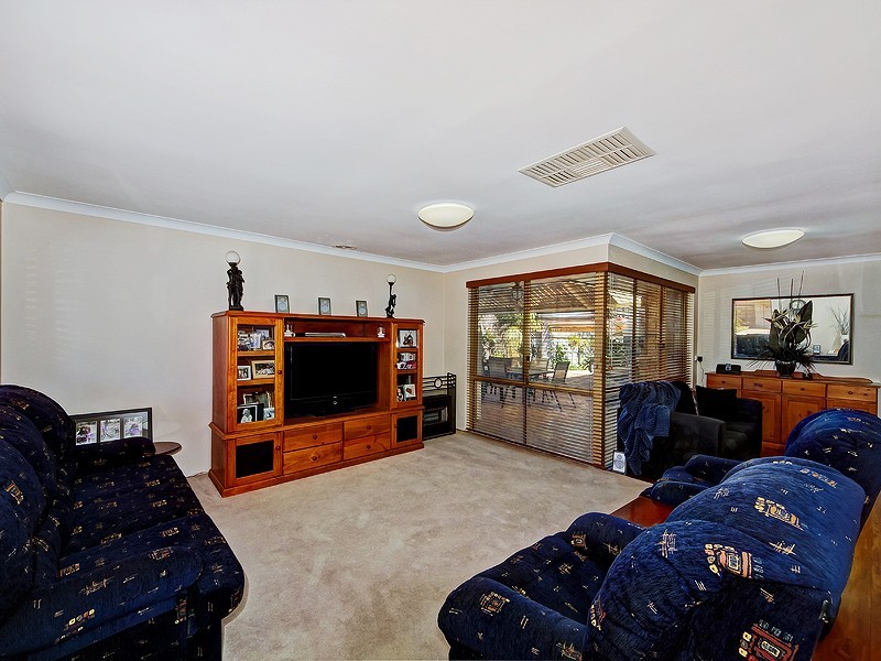 53 Blackwood Parade, Dudley Park WA 6210