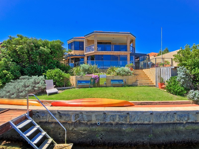 17 Voyager Close, PORT BOUVARD, Wannanup WA 6210