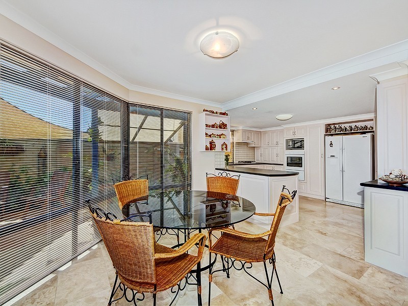 17 Voyager Close, PORT BOUVARD, Wannanup WA 6210