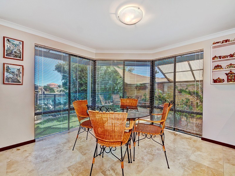 17 Voyager Close, PORT BOUVARD, Wannanup WA 6210