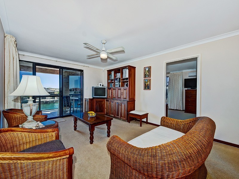 17 Voyager Close, PORT BOUVARD, Wannanup WA 6210