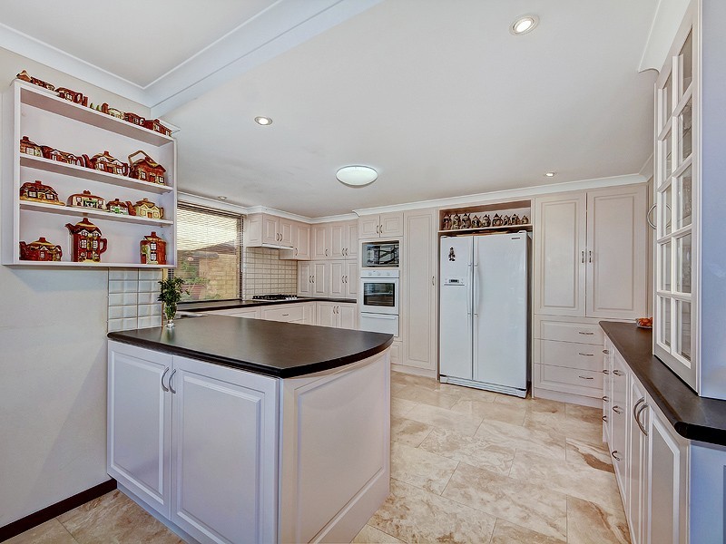 17 Voyager Close, PORT BOUVARD, Wannanup WA 6210