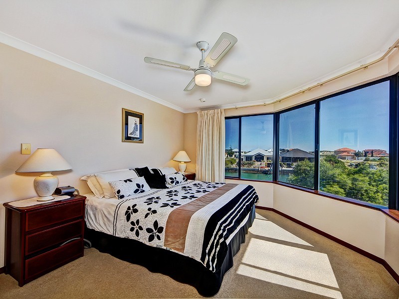 17 Voyager Close, PORT BOUVARD, Wannanup WA 6210