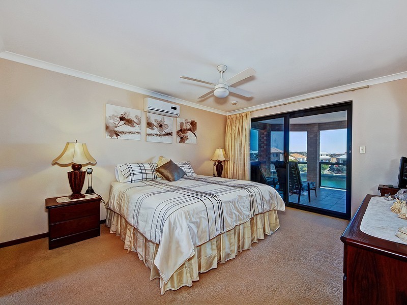 17 Voyager Close, PORT BOUVARD, Wannanup WA 6210