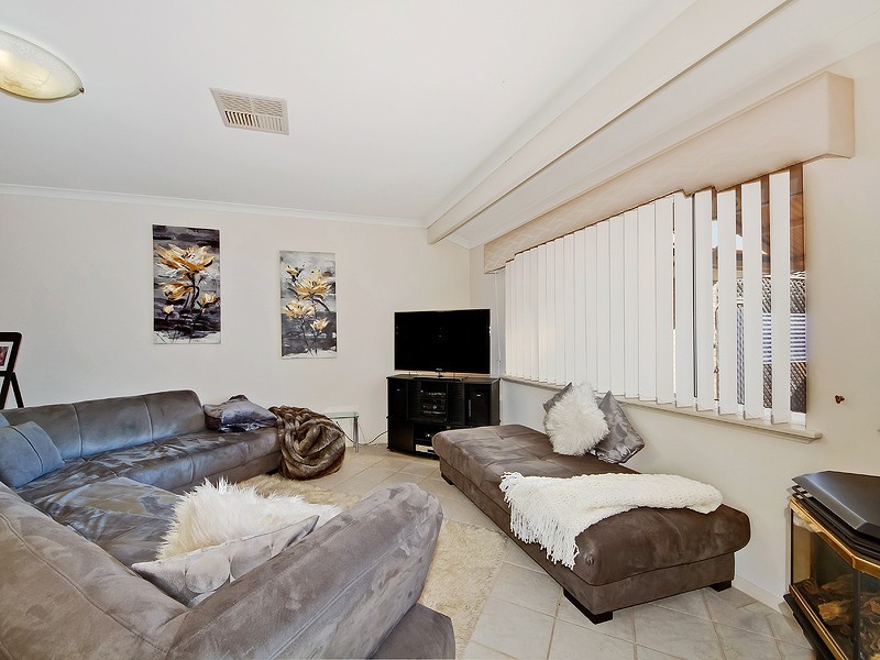 61 Casuarina Drive, Halls Head WA 6210