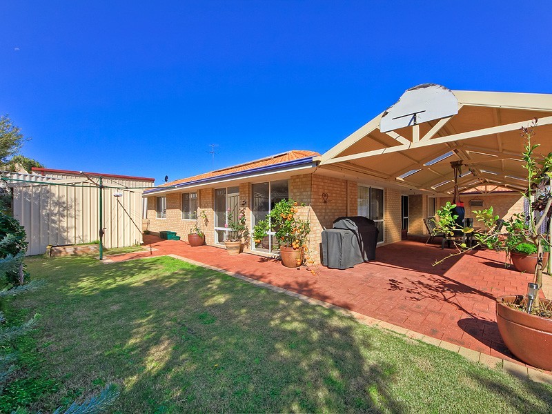 61 Casuarina Drive, Halls Head WA 6210