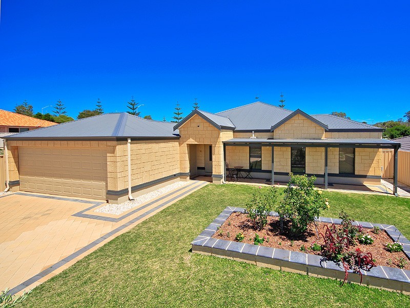 8 Greenshank Mews, PORT BOUVARD, Wannanup WA 6210