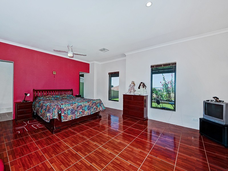 8 Greenshank Mews, PORT BOUVARD, Wannanup WA 6210