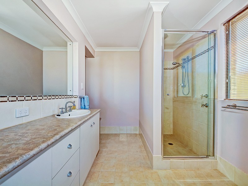 8 Greenshank Mews, PORT BOUVARD, Wannanup WA 6210