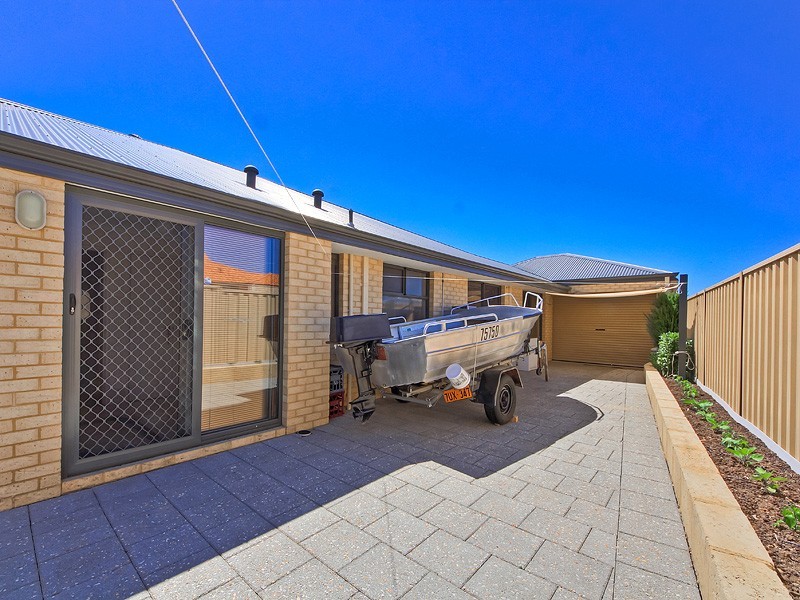 8 Greenshank Mews, PORT BOUVARD, Wannanup WA 6210