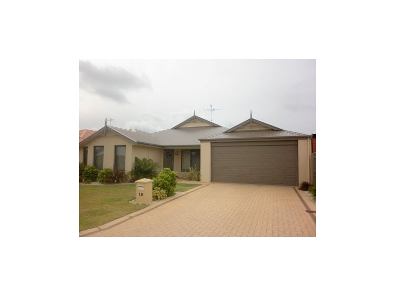 19 Marsdenia Road, Halls Head WA 6210