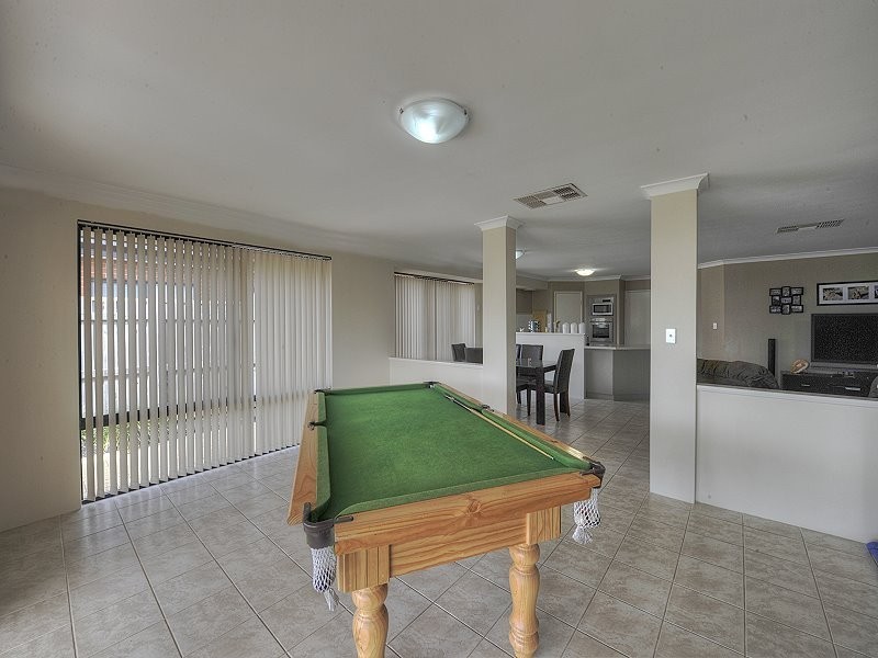 19 Marsdenia Road, Halls Head WA 6210