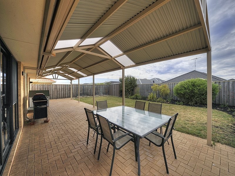 19 Marsdenia Road, Halls Head WA 6210
